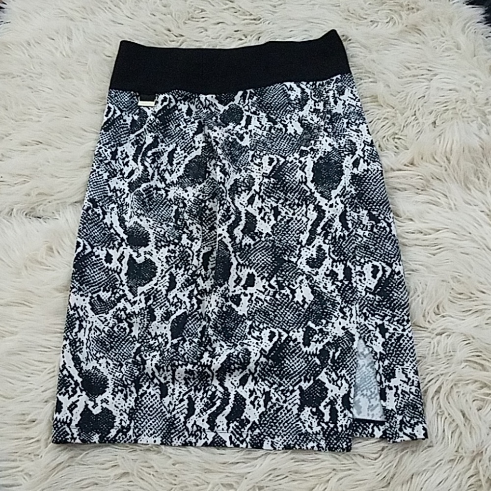 Calvin Klein Power Strech Black & White Skirt